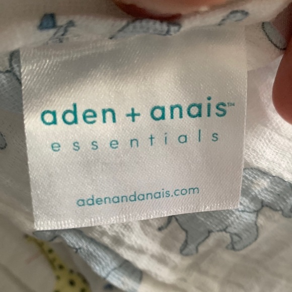 Set of 2 swaddles Adorable Blue and Yellow Animal Print Kids baby Blankets - Picture 2 of 6